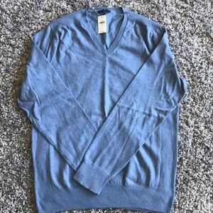 Gap V-neck men’s sweater